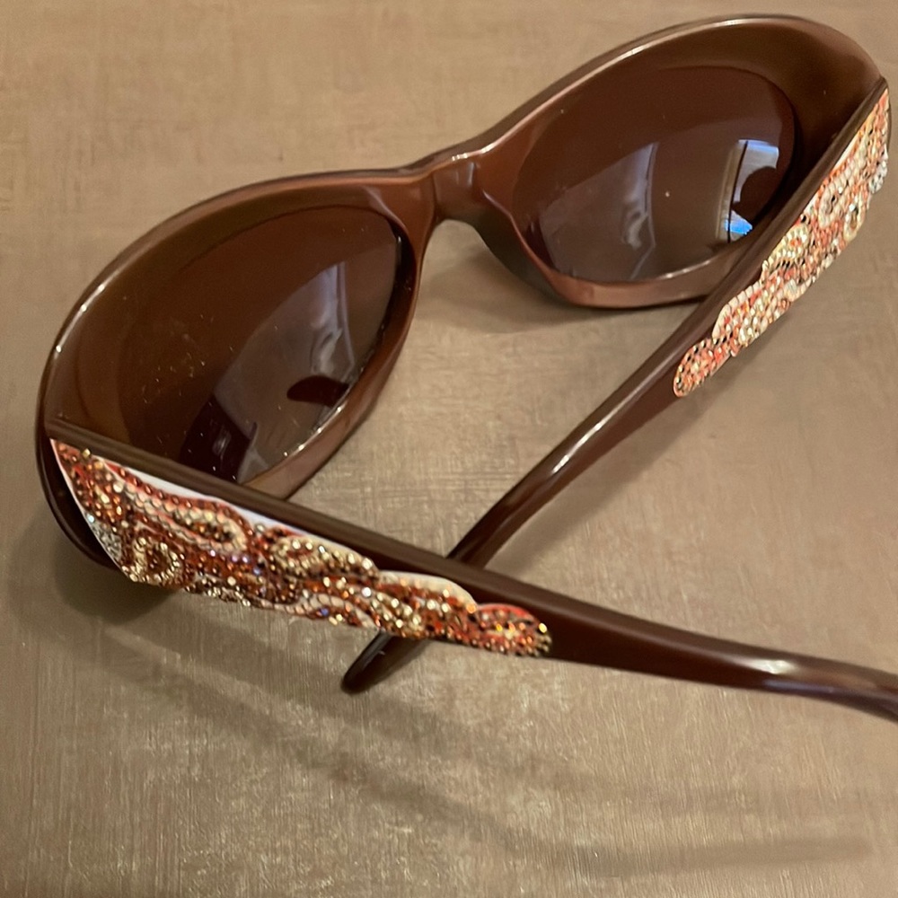 Vintage Judith Leiber sunglasses with case and dust cloth